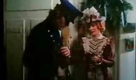 Major je silovao debelu xxx film mature domaćicu u kuhinji