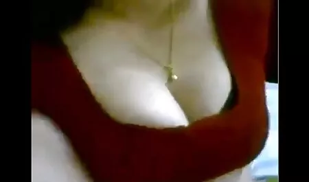 Lijepa plavokosa djevojka izlazi free porno mature iz tuša i miluje svoju atletsku djevojku lezbijku