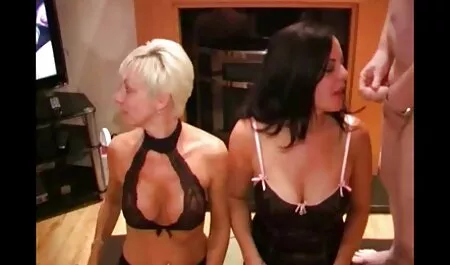 Banke sexi mature video u vlažnoj pički ispred web kamere
