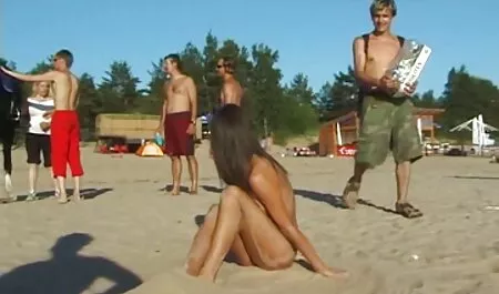 Prekrasna kurva pokazuje svoju divlju mature sex pon stranu
