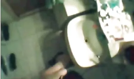Seksi plavuša i dva video mature xx vruća muškarca u krevetu