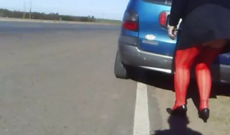 Djevojčica je nagovijestila da danas želi dobiti erotsku video mature xxx masažu. A uskoro muž već klizi rukama preko obilno nauljenih čari