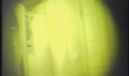 Zgodna muška jebena plavuša u video porn mature analčiku