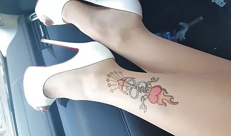 Mlada nježna plavuša anal video mature jebe svog voljenog i dobiva orgazam