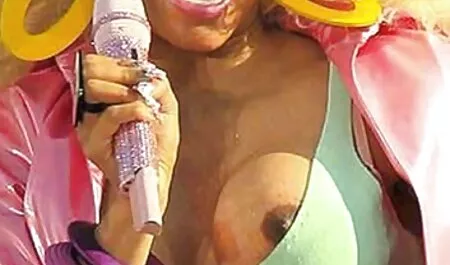 Mužjak video mature xxx je kupio gumenu vaginu i dolazi k njoj na sastanak