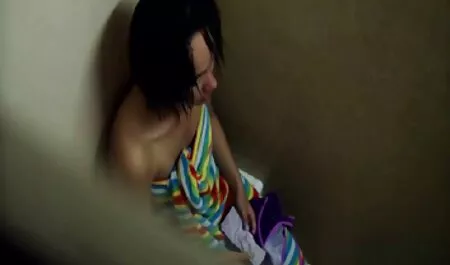 Brutalni muški porno ma ture stil psića jebe seksi plavušu Chloe Amour