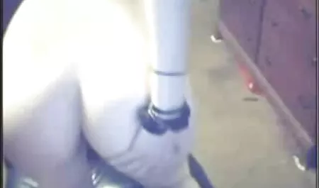 Mlada kuja s anal video mature dlakavom macom treba veliki crni penis