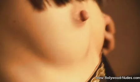 Vitka Latina mature hq porno u bikiniju kraj bazena miluje sebe