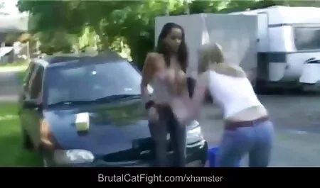Čovječe maturecxx jebe svoju mladu ženu u kupaonici