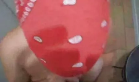 Požuri free porno mature s ovom mladom plavušom da joj napokon postanu velike dinje tako zrele, sočne i elastične!