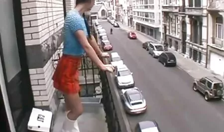 Dok su ptice cvrkutale, kuja je ležala na krevetu i prstima držala njezinu dlakavu porno video free mature pičku