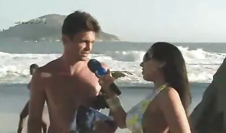 Medicinska sestra sisa penis pacijentu i raširi noge kako bi osjetila njegovo uzbuđeno maturecxx deblo između njih