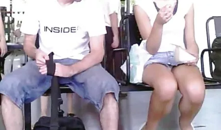 Vitka plavuša uživa xxporno mature u kunilingusu i jebe momka