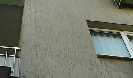 Pikaper je na ulici skinula seksi brineta i free porno mature ponudila joj novac za seks