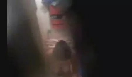 Dude je pozvao kuju video mature xxx za sebe i lizao joj šećernu pičku
