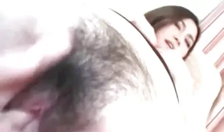 Ruski momak zamolio je svoju djevojku da se miluje pred kamerom, kuja se s radošću složila, ali blesava žena nije znala da će ovaj video xxxx matura ići na Internet