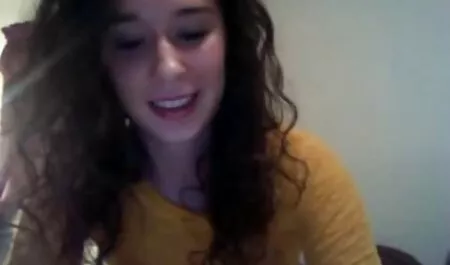 Mlada video mature xxx prsata lezbijka miluje seksi djevojku