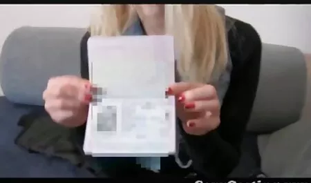 Vruća porno ma ture djevojka Zhmur gurnula je u anus i cumshot na licu