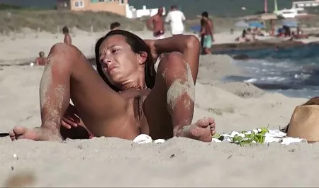 Brineta je lizala debelog pijetla maturecxx koji ga je zakačio na točku