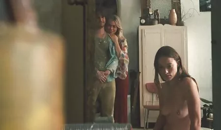 Vitka djevojka je porno cu mature italience sjajna bradavica za momka