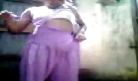 Seks s takvom bebom san je svakog momka free porno mature Njeno lijepo tijelo tjera je da poludi i želi lizati nježnu ružičastu pičku urednom frizurom kako bi zasjala