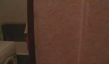 Gazda pljuje tajnika zbog svešteničkih pogrešaka sex mame mature