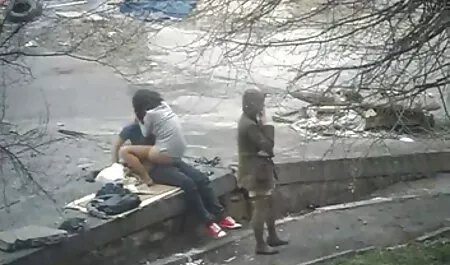 Glupi student podlegao je moskovskim beračima video mature xxx