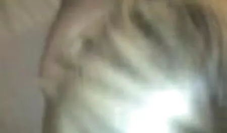 Plavokosa Sandy pokazuje svoju porno cu mature italience seksi