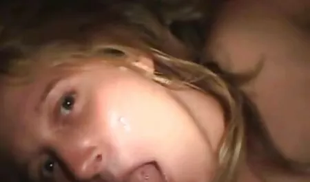 Došla je sa sveučilišta i free porno mature odmah je počela militi sebe