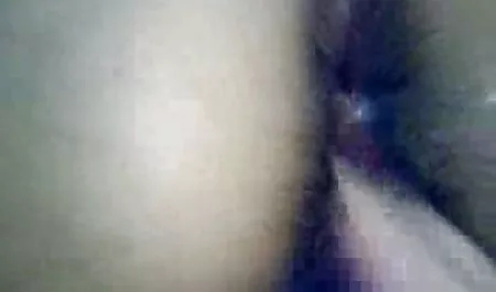 Čovjek je porno cu mature free u kupaonici lizao macu svoje voljene