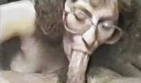 Njemački macho s dvije pormo mature djevojke