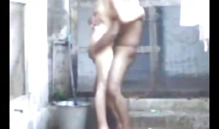 Sagnuo se mature xxx mature na kauču i sjebao se
