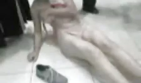 Prsata sexi mature video seksi sekretarica bez zadrške se spušta na posao