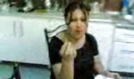 Dude željno liže tijelo porn mature sexi prsate brinete i jebe je